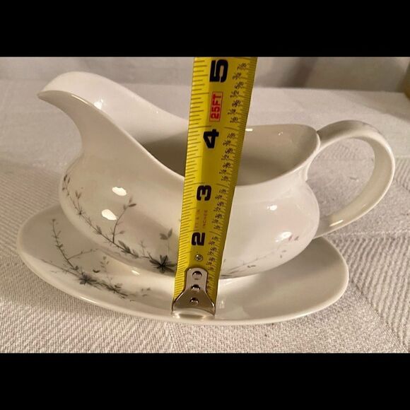Royal Doulton Greenbrier Gravy Boat With Attached Underplate Made in England EVC - Picture 7 of 11